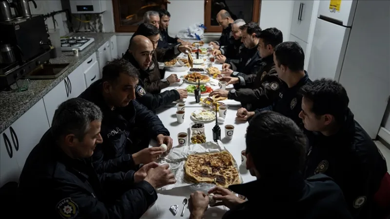 Des policiers d'Ankara ont eu leur premier sahur au travail