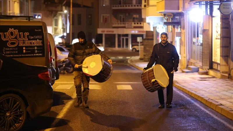 Les tambours du Ramadan commencent leur service de sahur
