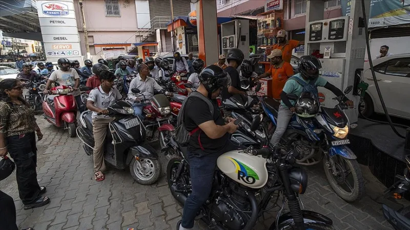 Індія, зазначивши, що має достатні запаси пального, застерегла від дезінформації