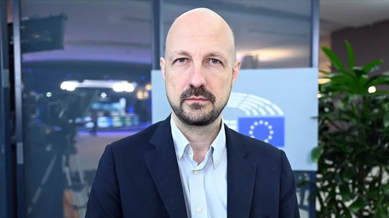 Депутат Європарламенту Ботенга виступив із різкою критикою «проізраїльського підходу» Європи