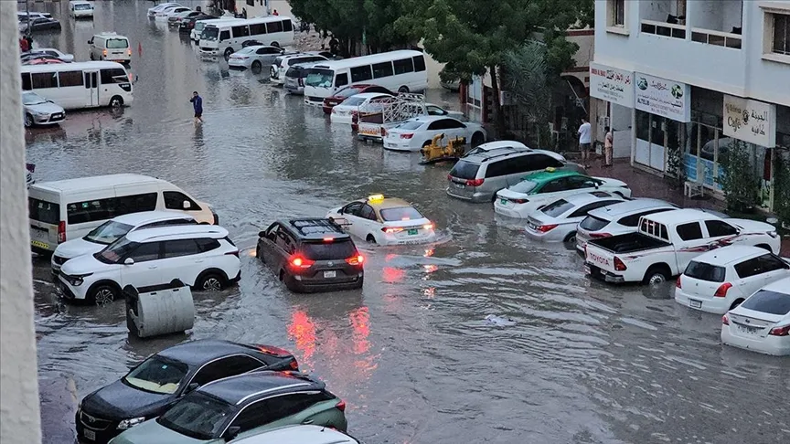 У країнах Перської затоки сильні дощі та повені призвели до людських жертв
